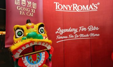 Tony Roma‘s Offering Yee Sang This Chinese New Year