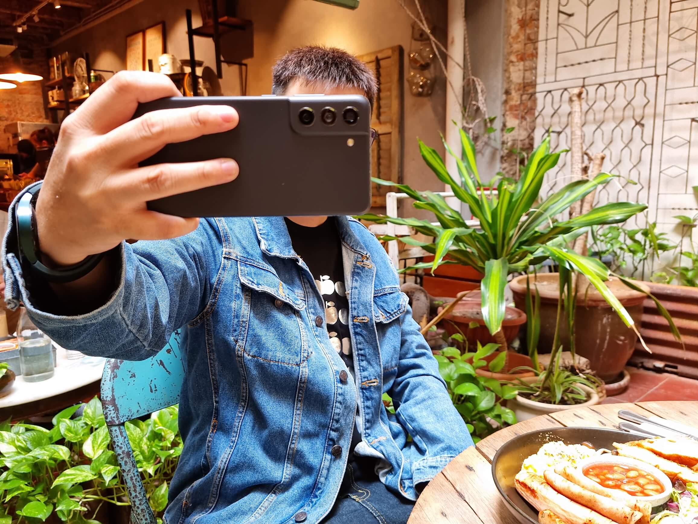 Salfie with Samsung Galaxy S21 FE Selfie Camera