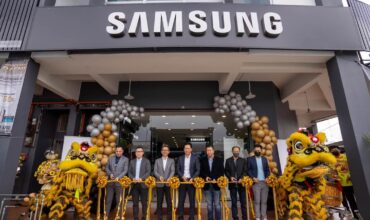 Samsung Malaysia Electronics Together With FOTOCHARLIE Launches Its Samsung Consumer Electronics Experience Store at Yong Peng