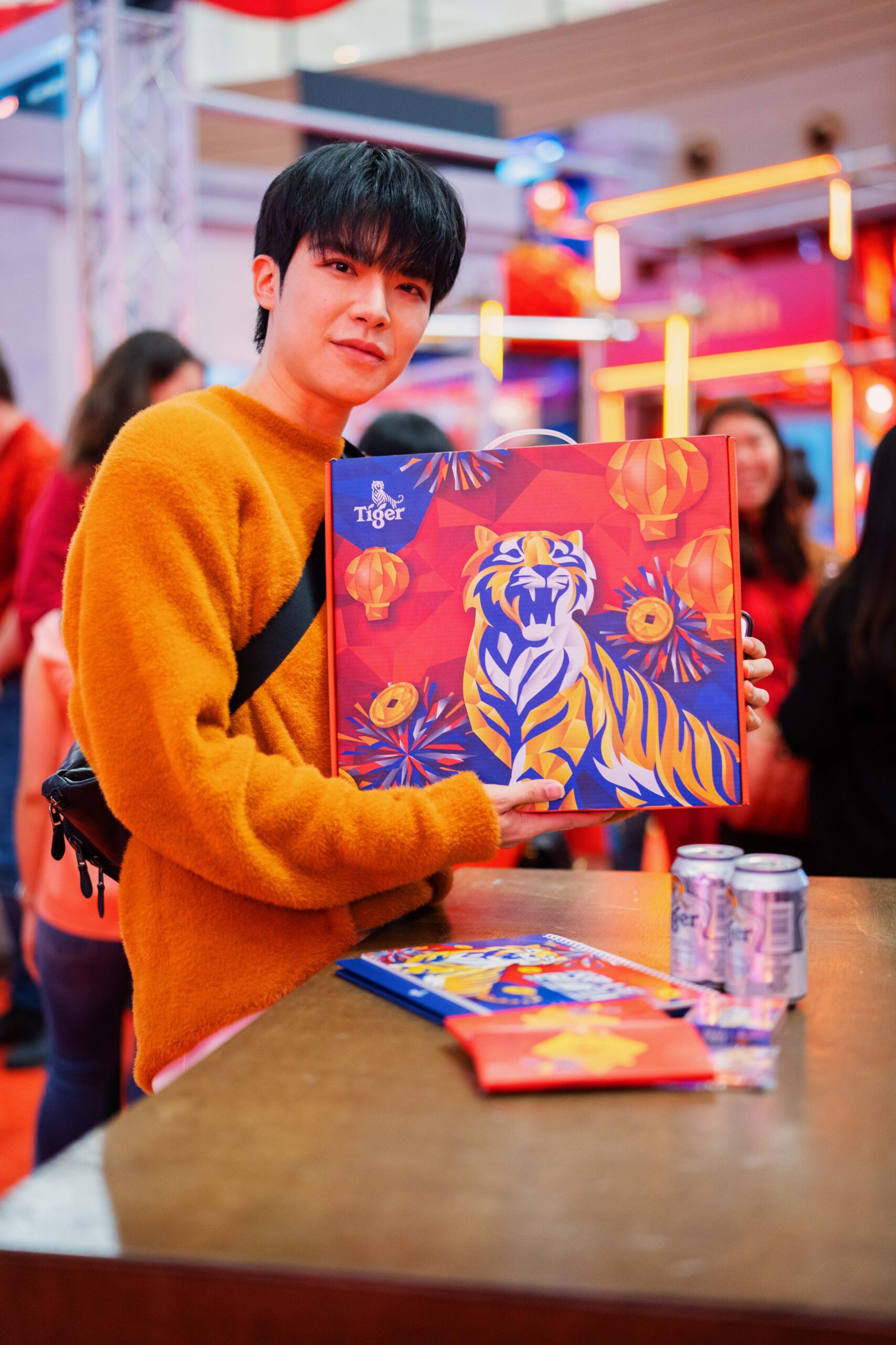 Guests and the exclusive festive prizes at the media launch of Tiger CNY 2023 Campaign, Cheers to Bold Beginnings