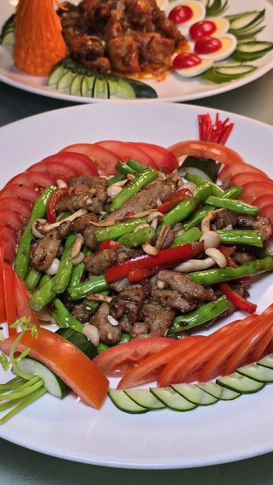 Stir-Fried Pork Neck with Green Beans
